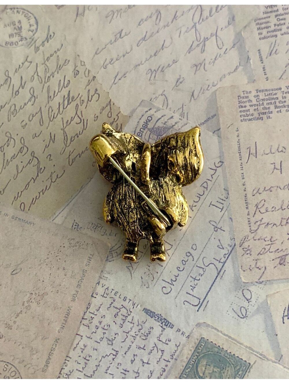 Charming Owl Brooch with Sparkling Pink and Clear Crystals - Picture 2 of 4